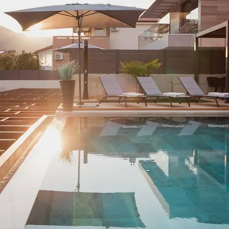 빌라 Luxury Krk Ii With Heated Pool