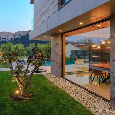 빌라 Luxury Krk Ii With Heated Pool