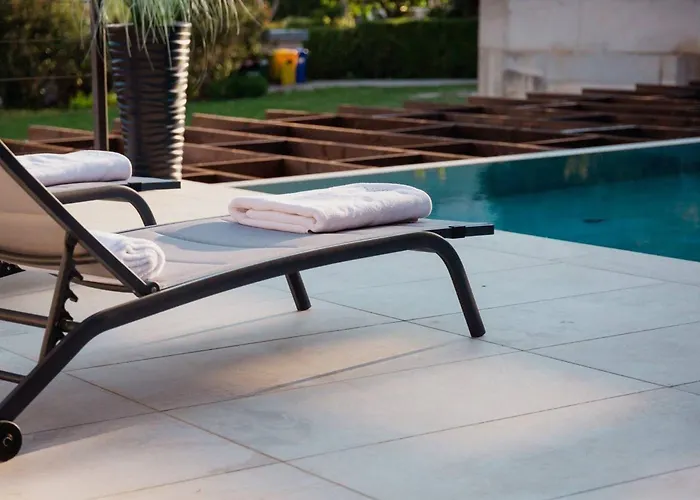 Villa Luxury Krk Ii With Heated Pool *