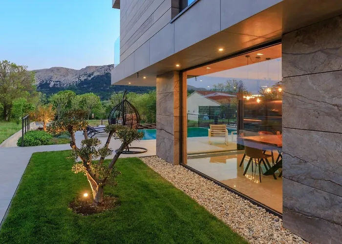 Villa Luxury Krk Ii With Heated Pool